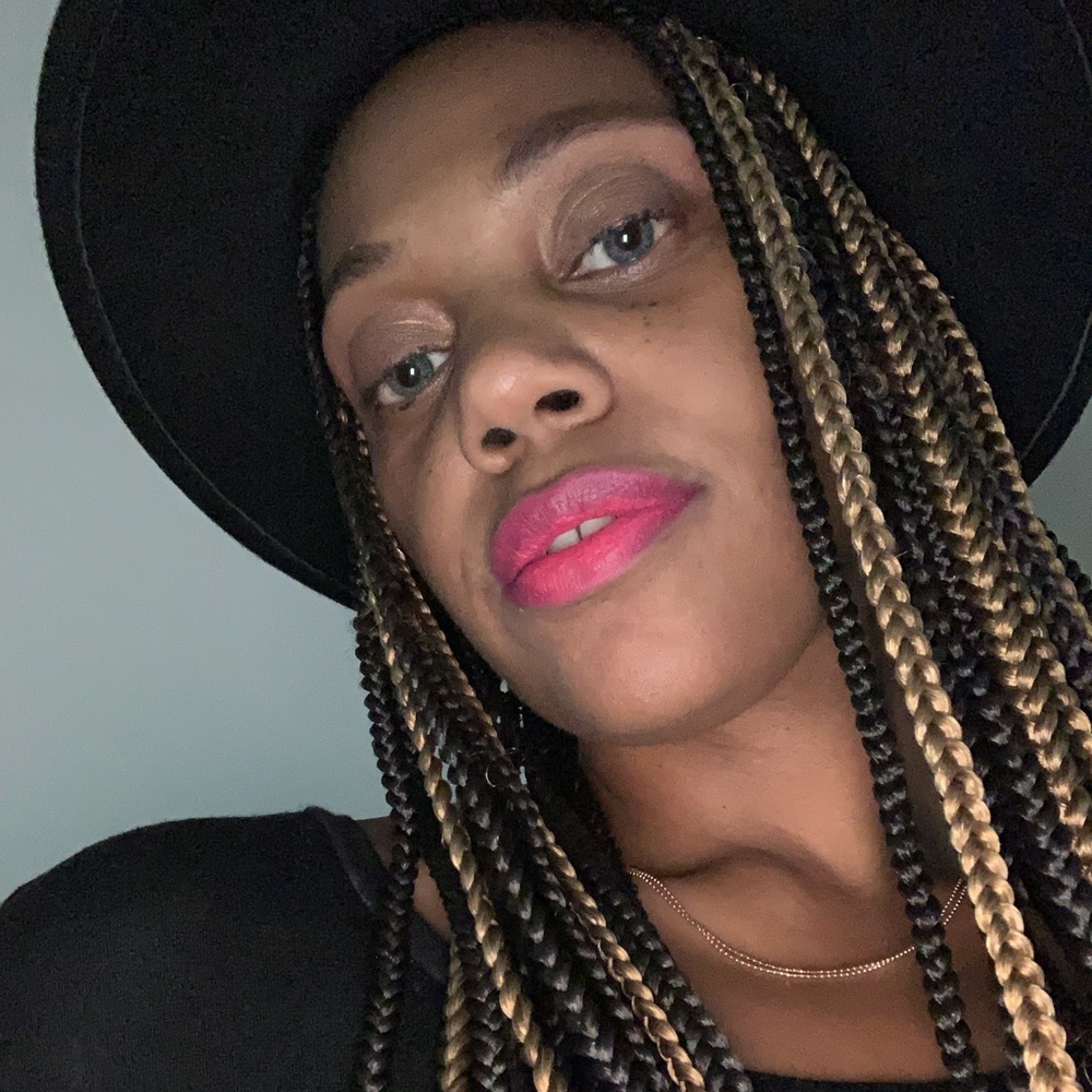 Meet your Posher, Dedra